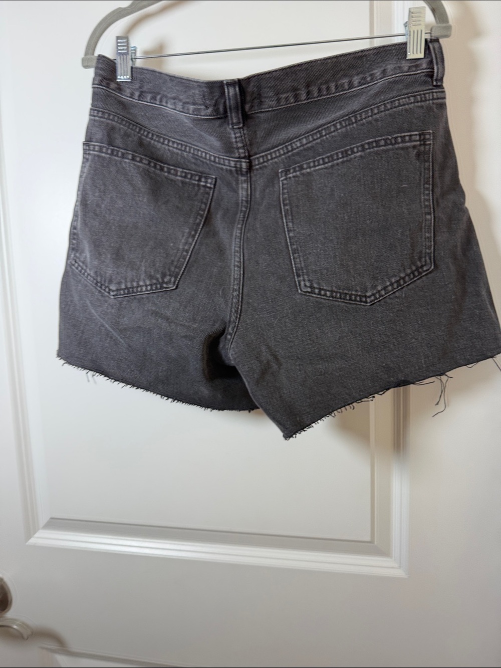 Madewell Black Cutoff High-Rise Denim Shorts - Picture 4 of 4